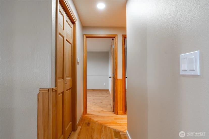 Property photo for 3918 Commencement Bay Drive, Tacoma photo 14