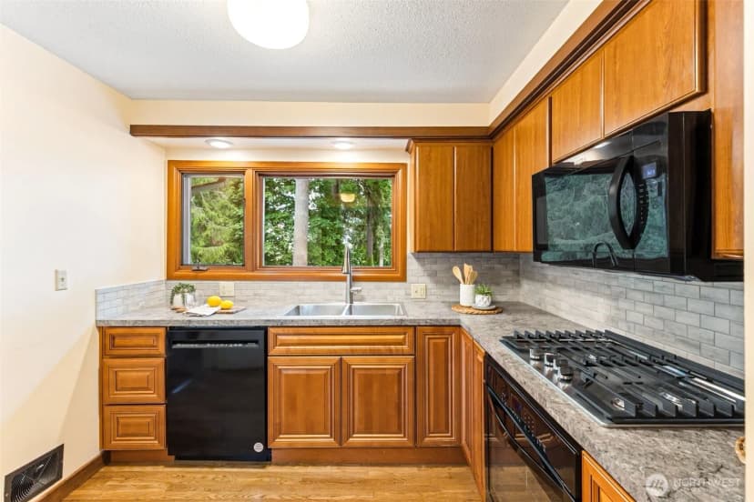 Property photo for 808 Percival Street Sw, Olympia photo 10