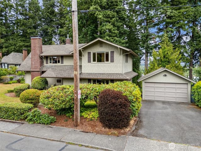 Property photo for 808 Percival Street Sw, Olympia photo 2
