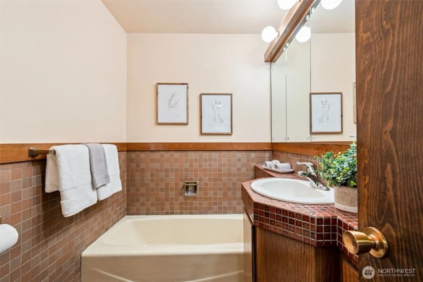Property photo for 808 Percival Street Sw, Olympia photo 13