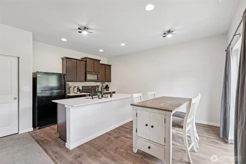Property photo for 32803 Marguerite Lane, Sultan photo 6