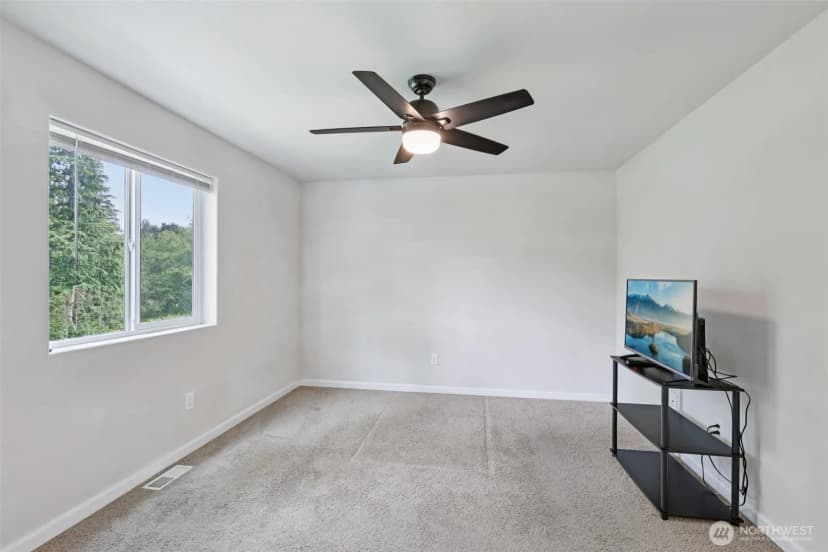 Property photo for 32803 Marguerite Lane, Sultan photo 9
