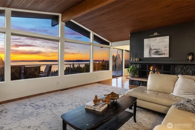 Property photo for 8717 182nd Place Sw, Edmonds