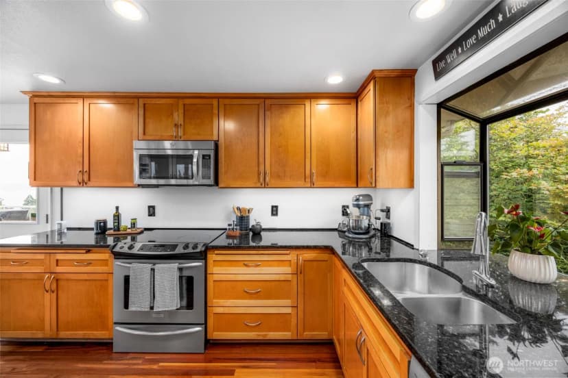 Property photo for 8717 182nd Place Sw, Edmonds photo 15