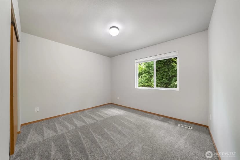 Property photo for 4817 S 251st Court, Kent photo 10