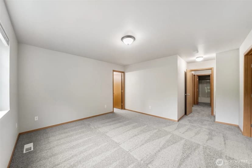 Property photo for 4817 S 251st Court, Kent photo 17