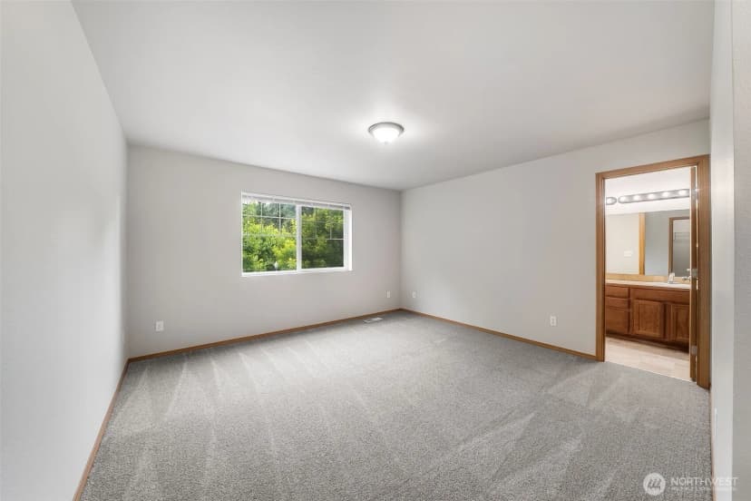 Property photo for 4817 S 251st Court, Kent photo 16