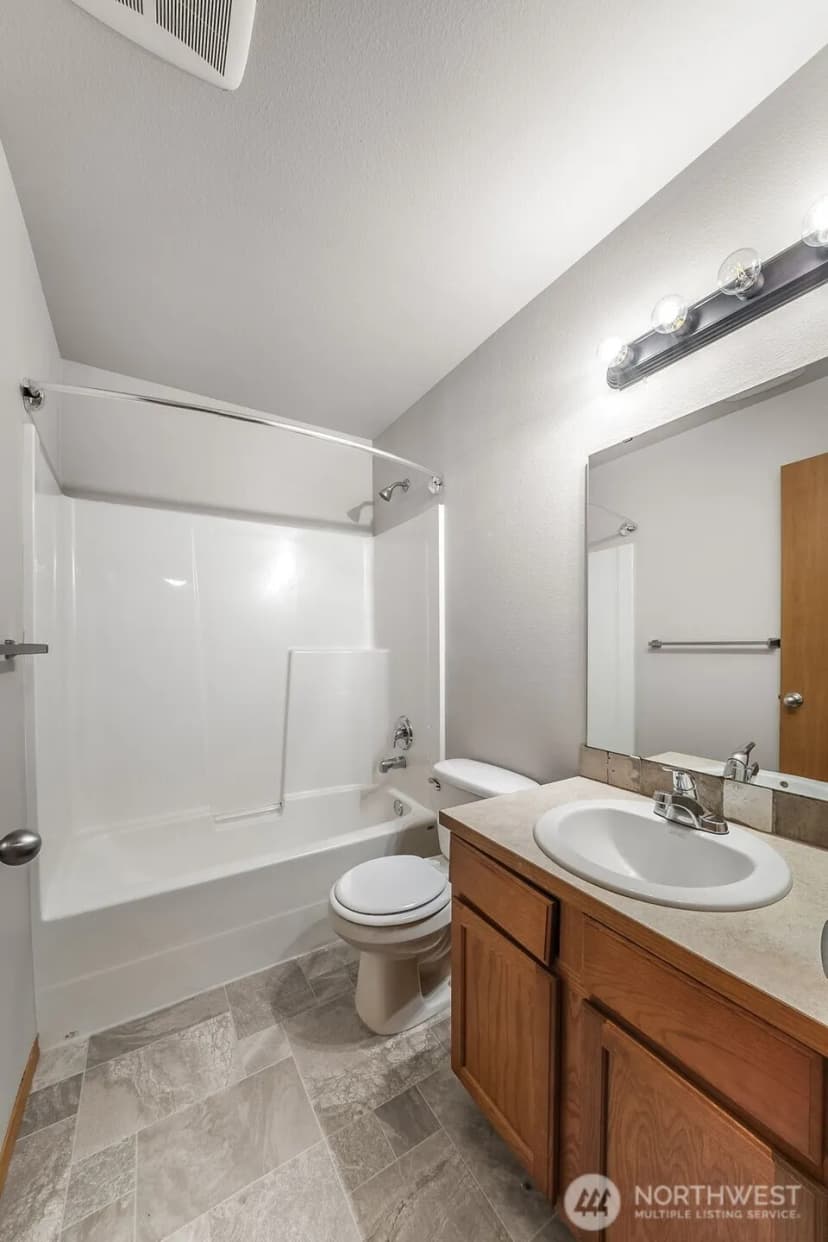 Property photo for 4817 S 251st Court, Kent photo 12