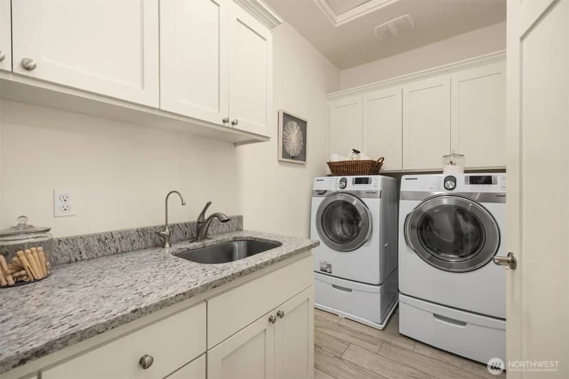 Property photo for 13424 N Madison Avenue Ne, Bainbridge Island photo 31