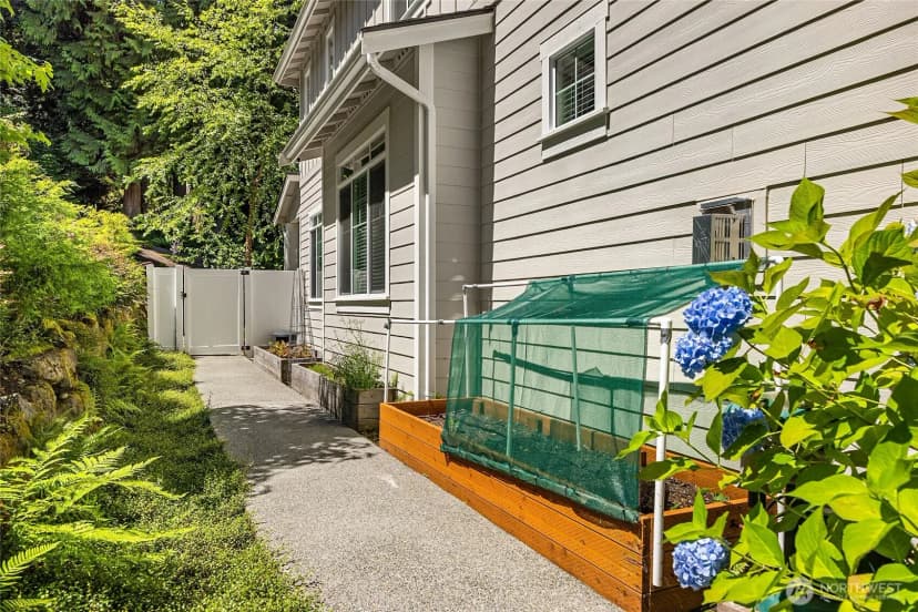 Property photo for 13424 N Madison Avenue Ne, Bainbridge Island photo 34