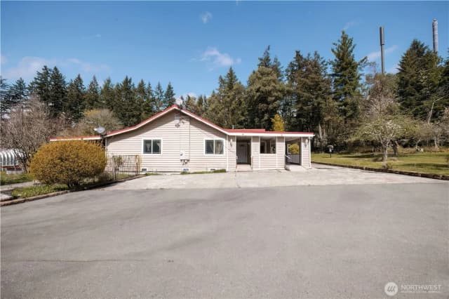 Property photo for 3709 Trenton Ave Ne, Bremerton photo 2