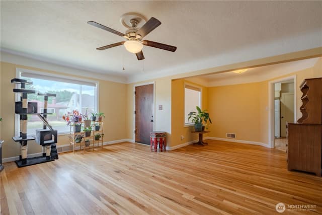 Property photo for 1028 20th Ave, Longview photo 5