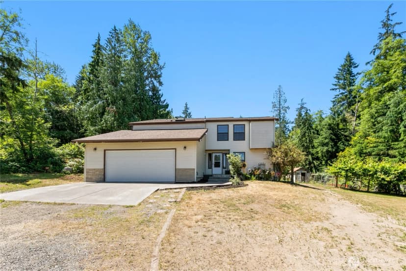 Property photo for 19220 32nd Avenue Nw, Stanwood photo 2