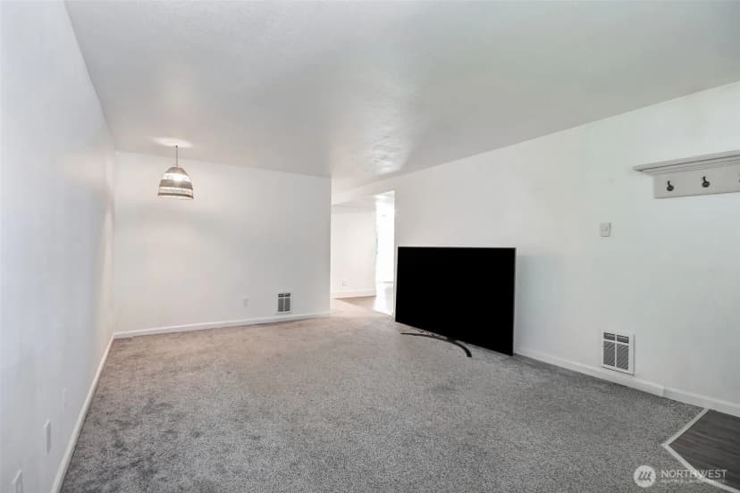 Property photo for 524 Brown Street Se, Orting photo 12