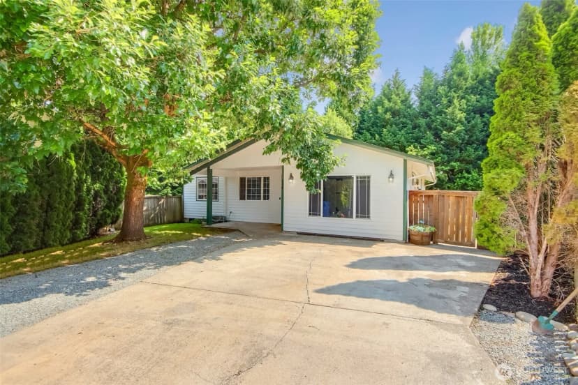 Property photo for 524 Brown Street Se, Orting
