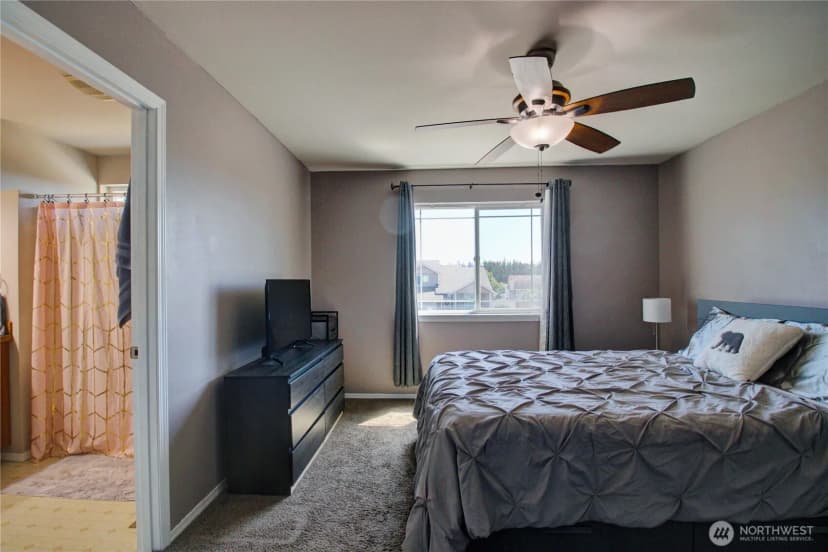 Property photo for 1044 Nw 14th Way, Oak Harbor photo 15