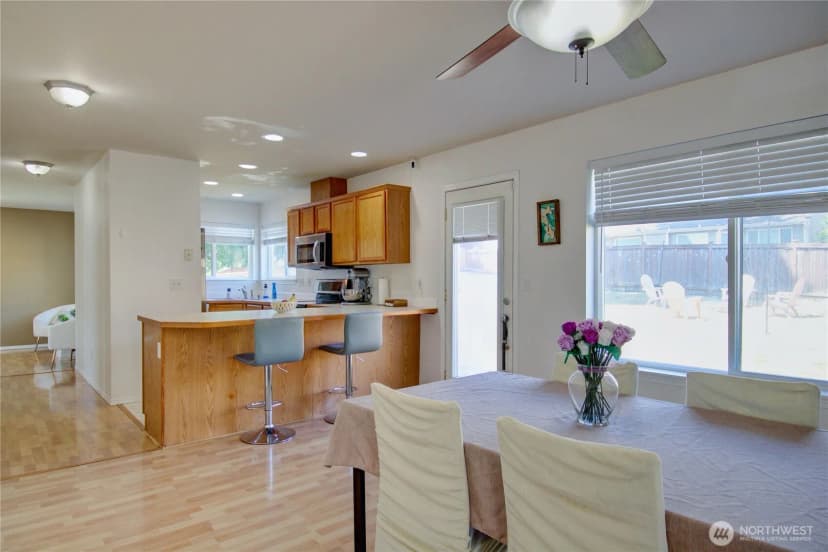 Property photo for 1044 Nw 14th Way, Oak Harbor photo 12