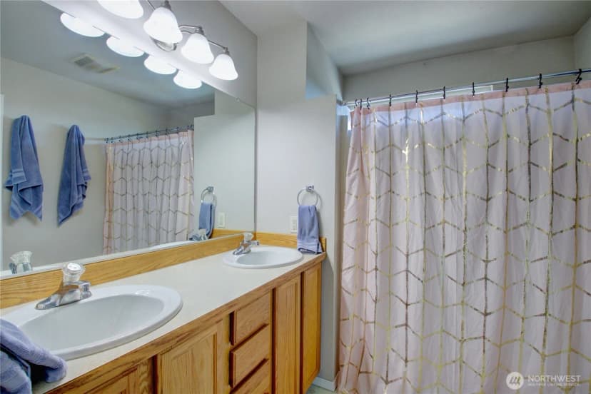 Property photo for 1044 Nw 14th Way, Oak Harbor photo 19