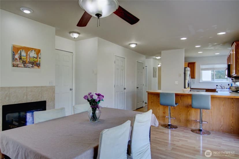 Property photo for 1044 Nw 14th Way, Oak Harbor photo 10