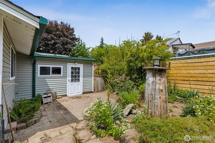 Property photo for 11014 4th Avenue S, Seattle photo 17