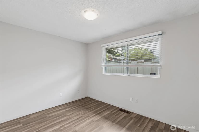 Property photo for 11014 4th Avenue S, Seattle photo 12