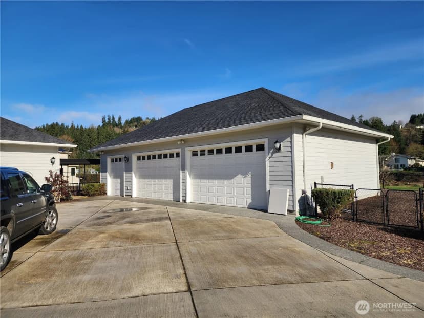 Property photo for 2567 Lewis River Road, Woodland photo 3