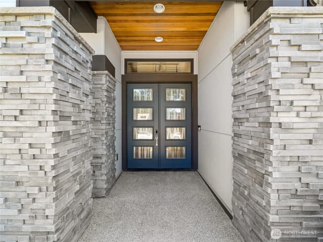 Property photo for 4710 86th Avenue Se, Mercer Island photo 2