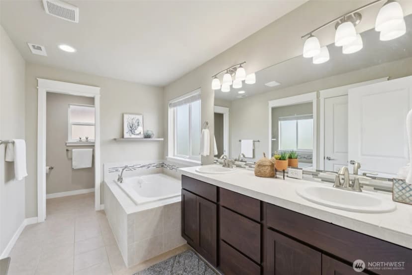 Property photo for 20402 1st Place W, Lynnwood photo 19