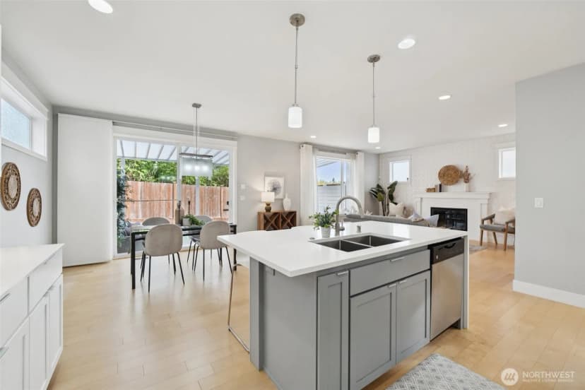Property photo for 20402 1st Place W, Lynnwood photo 13