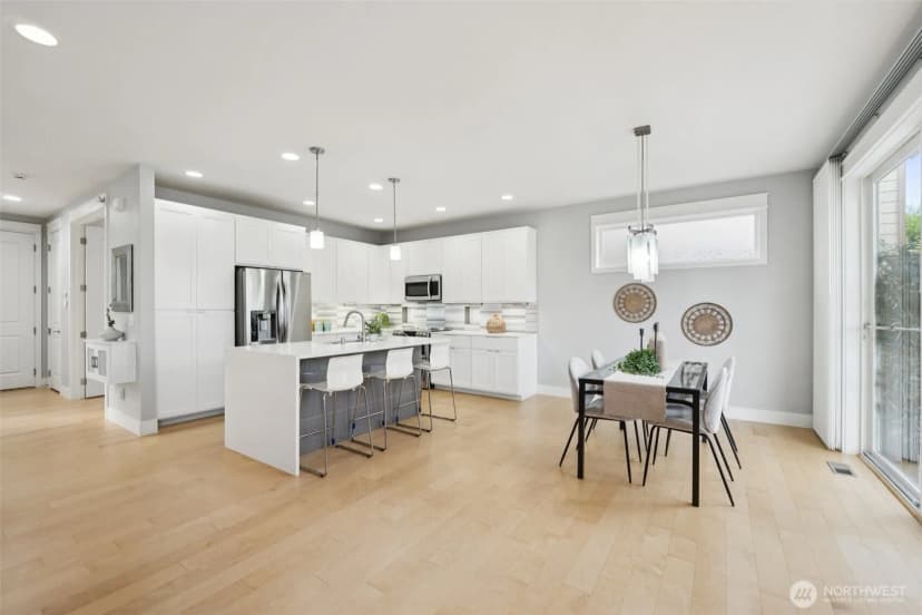 Property photo for 20402 1st Place W, Lynnwood photo 9