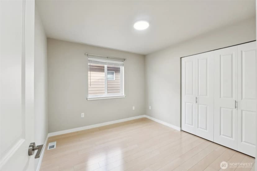 Property photo for 20402 1st Place W, Lynnwood photo 23