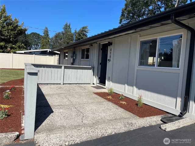 Property photo for 8105 Oakridge Drive Sw, Lakewood photo 2