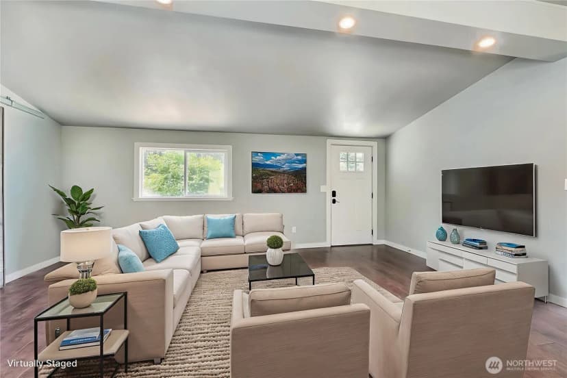 Property photo for 8105 Oakridge Drive Sw, Lakewood photo 4