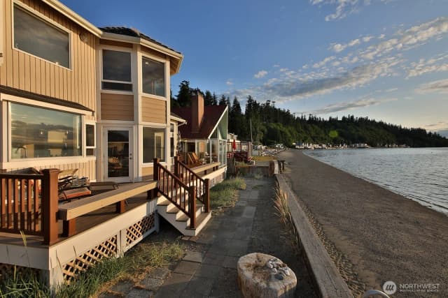 Property photo for 2267 Eastpoint Drive, Langley photo 4