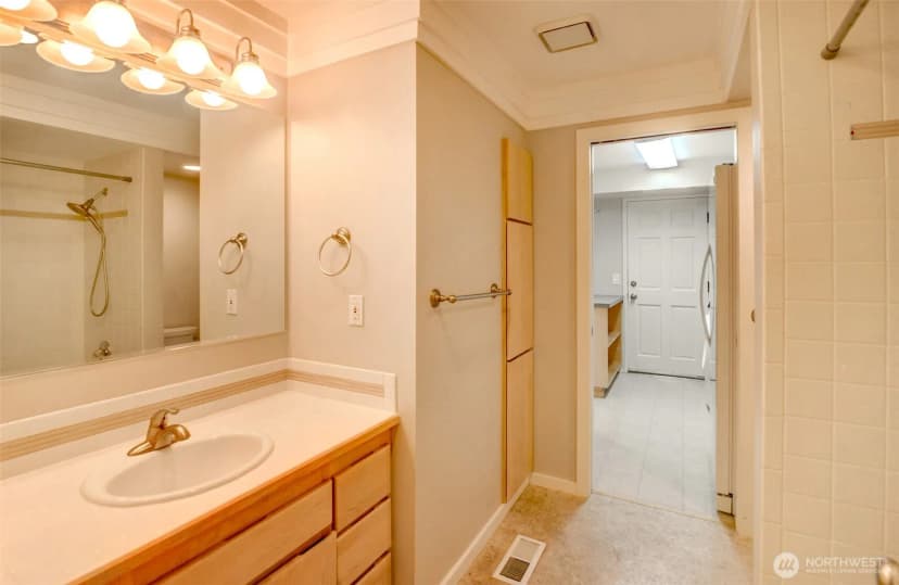 Property photo for 2102 172nd Avenue Ne, Bellevue photo 30