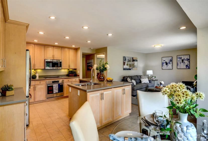 Property photo for 2102 172nd Avenue Ne, Bellevue photo 12