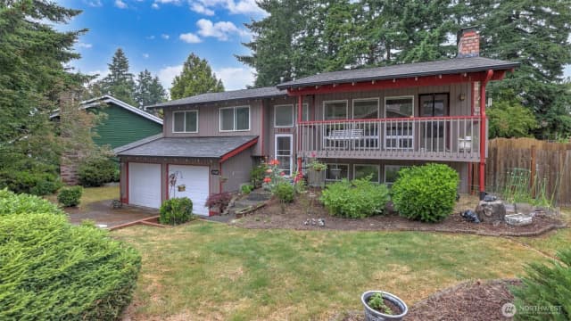Property photo for 17618 162nd Avenue Se, Renton photo 2