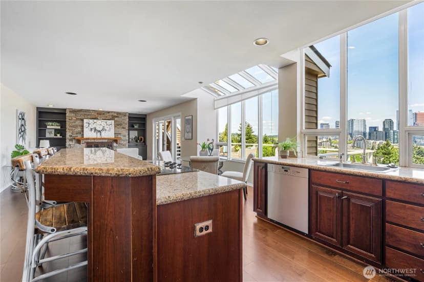 Property photo for 9610 Se 7th Street, Bellevue photo 11