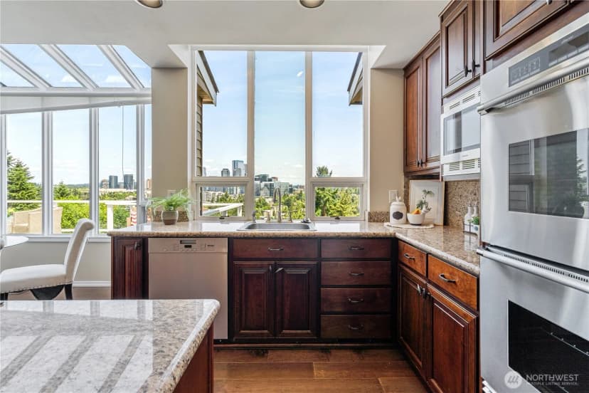 Property photo for 9610 Se 7th Street, Bellevue photo 10