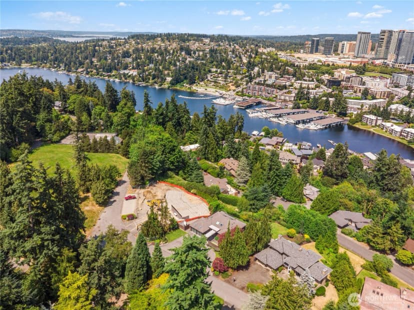 Property photo for 9610 Se 7th Street, Bellevue photo 3