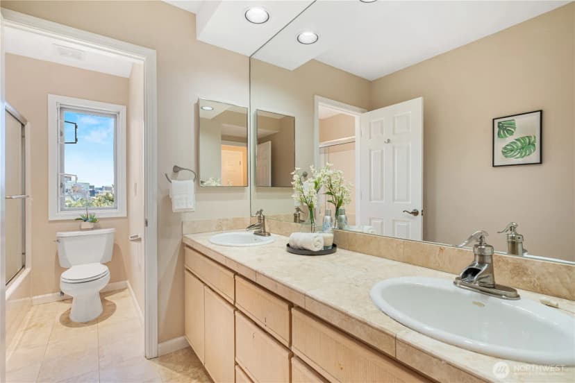 Property photo for 9610 Se 7th Street, Bellevue photo 33