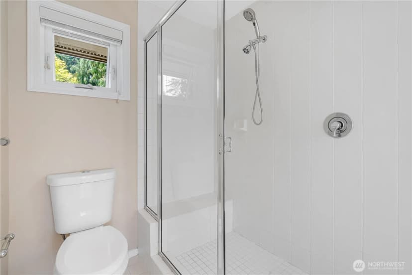 Property photo for 9610 Se 7th Street, Bellevue photo 28