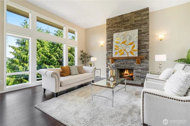 Property photo for 9610 Se 7th Street, Bellevue photo 5