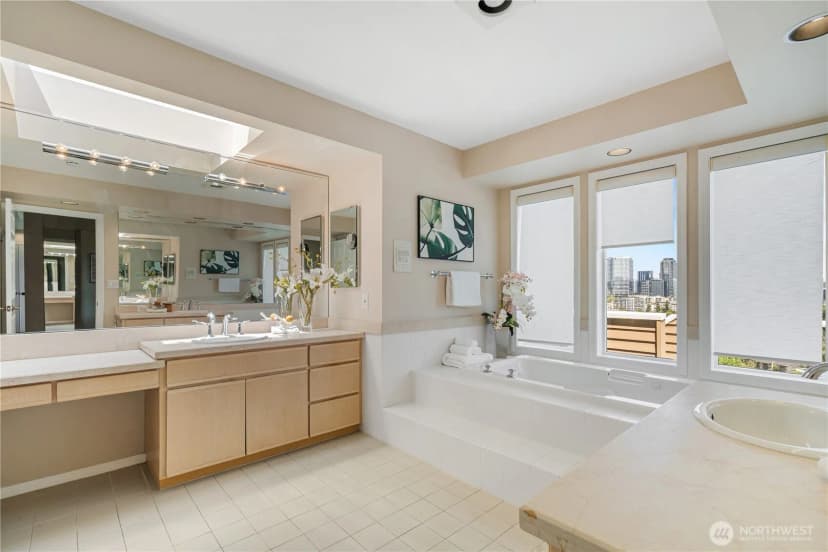 Property photo for 9610 Se 7th Street, Bellevue photo 27