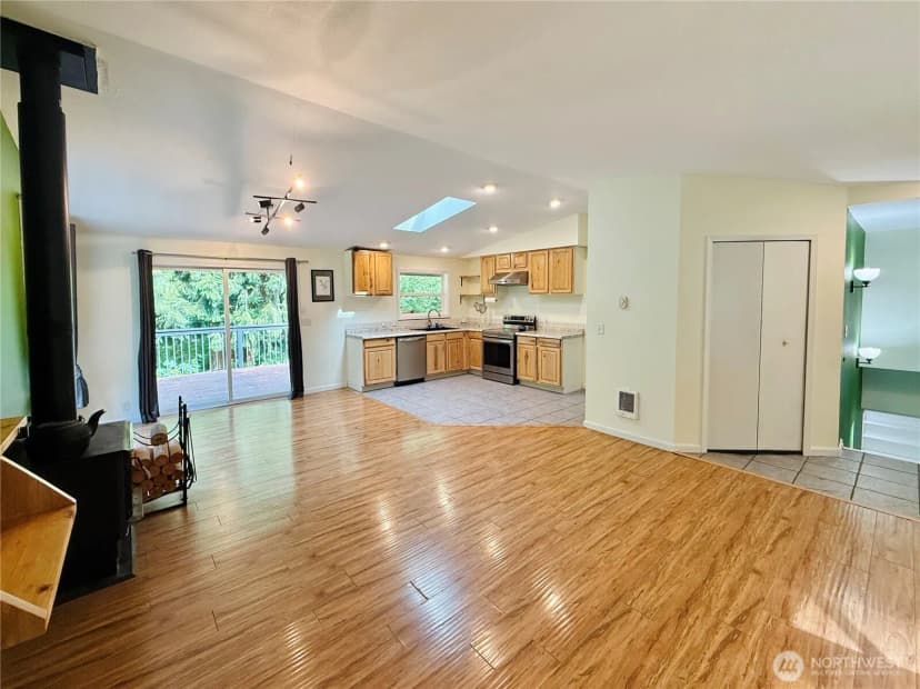 Property photo for 11422 Leschi Circle, Anderson Island photo 8