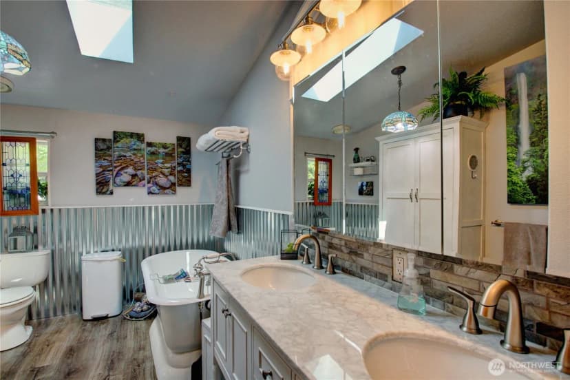 Property photo for 2701 Old Highway 99 North, Burlington photo 21
