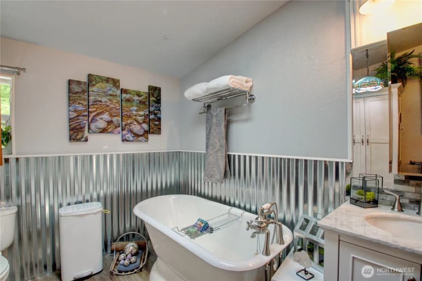 Property photo for 2701 Old Highway 99 North, Burlington photo 20