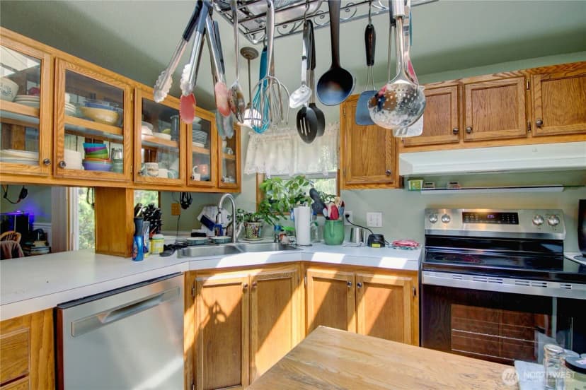 Property photo for 2701 Old Highway 99 North, Burlington photo 15