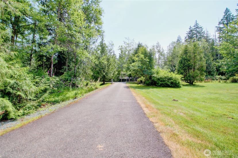 Property photo for 2701 Old Highway 99 North, Burlington photo 3