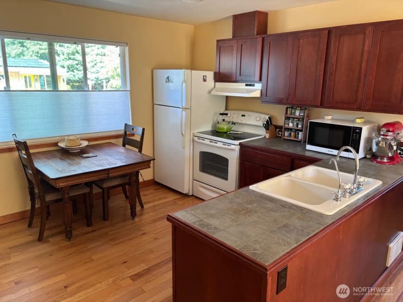 Property photo for 627 Second Street, Langley photo 9